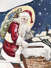 Carica l'immagine nel visualizzatore di Gallery, Cuscino Imbottito Santa Claus Night