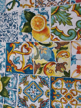 Carica l'immagine nel visualizzatore di Gallery, Tovaglia Amalfi