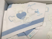 Carica l&#39;immagine nel visualizzatore di Gallery, Carrozzina Sfoderabile Più Lenzuola Coordinate Teddy Heart
