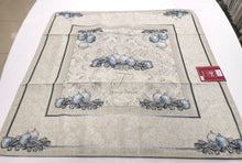 Carica l&#39;immagine nel visualizzatore di Gallery, Centrotavola Winter Silver Balls Runner
