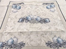Carica l&#39;immagine nel visualizzatore di Gallery, Centrotavola Winter Silver Balls Runner
