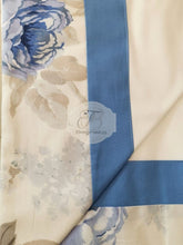 Carica l&#39;immagine nel visualizzatore di Gallery, Completo Lenzuola Matrimoniale Blue Flower Lenzuola

