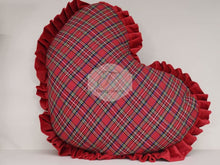 Carica l&#39;immagine nel visualizzatore di Gallery, Cuscino Cuore Tartan Imbottito Cuscini
