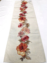 Carica l&#39;immagine nel visualizzatore di Gallery, Runner Gobelin Vintage Rose Centrini
