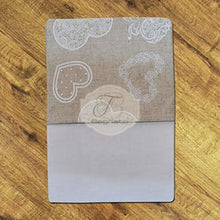 Carica l&#39;immagine nel visualizzatore di Gallery, Tenda Shabby Chic Con Stampa Cuori Dolomiti Tenda
