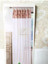Carica l&#39;immagine nel visualizzatore di Gallery, Tenda Shabby Chic Con Stampa Cuori Tenda
