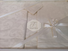 Carica l&#39;immagine nel visualizzatore di Gallery, Tovaglia con tovaglioli Art Damasco Luxury - Bagnato Arredotessile
