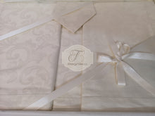 Carica l&#39;immagine nel visualizzatore di Gallery, Tovaglia con tovaglioli Art Damasco Luxury - Bagnato Arredotessile
