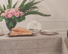 Carica l&#39;immagine nel visualizzatore di Gallery, Tovaglia con tovaglioli Preziosa Luxury Classic - Bagnato Arredotessile

